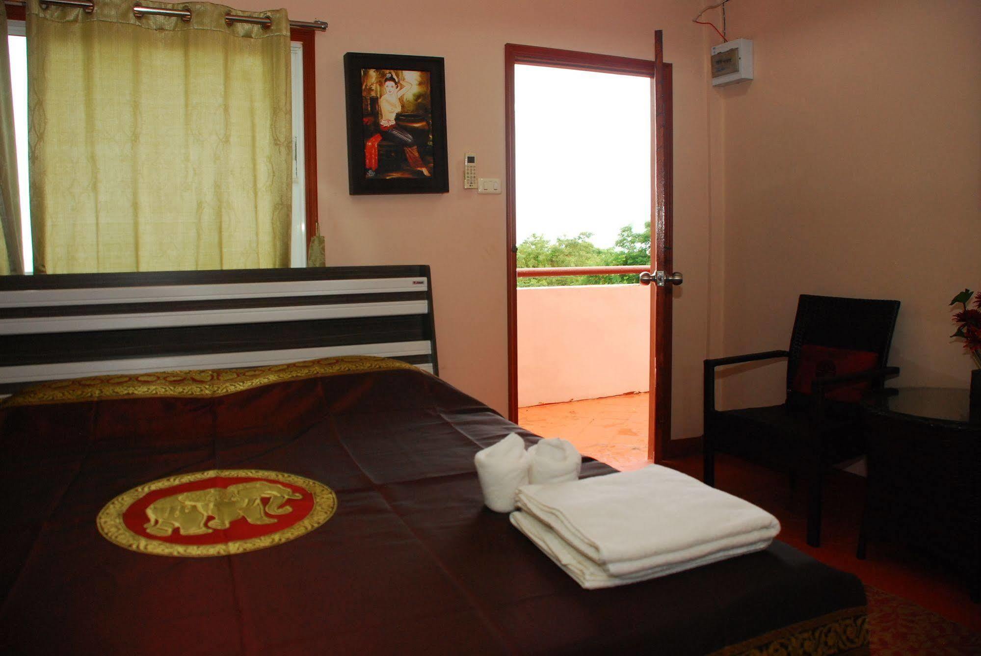 Hotel The Phen House Hua Hin Esterno foto