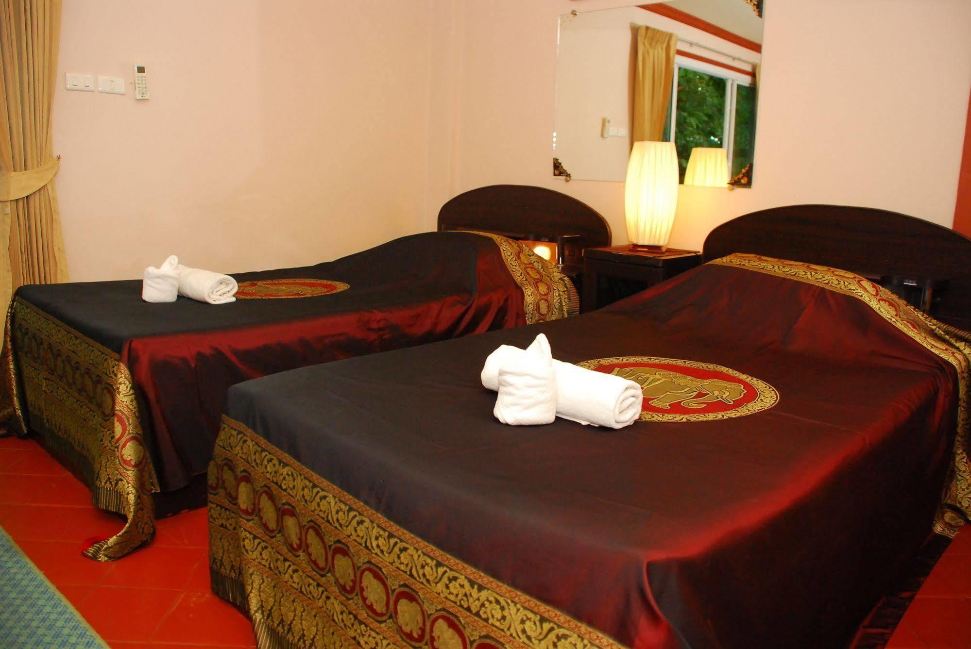 Hotel The Phen House Hua Hin Esterno foto