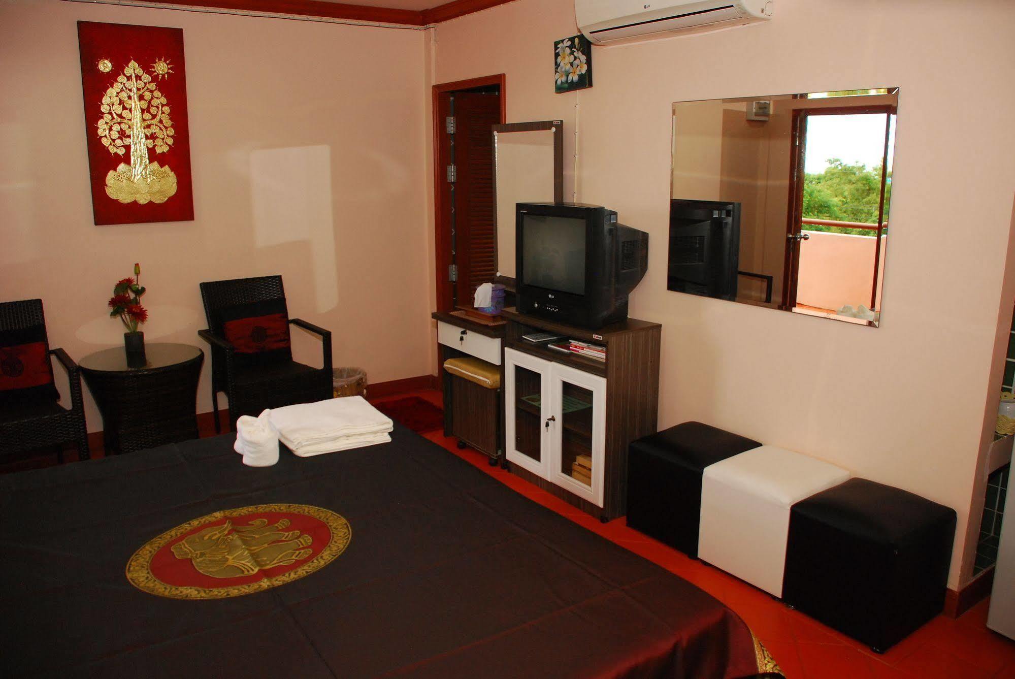 Hotel The Phen House Hua Hin Esterno foto