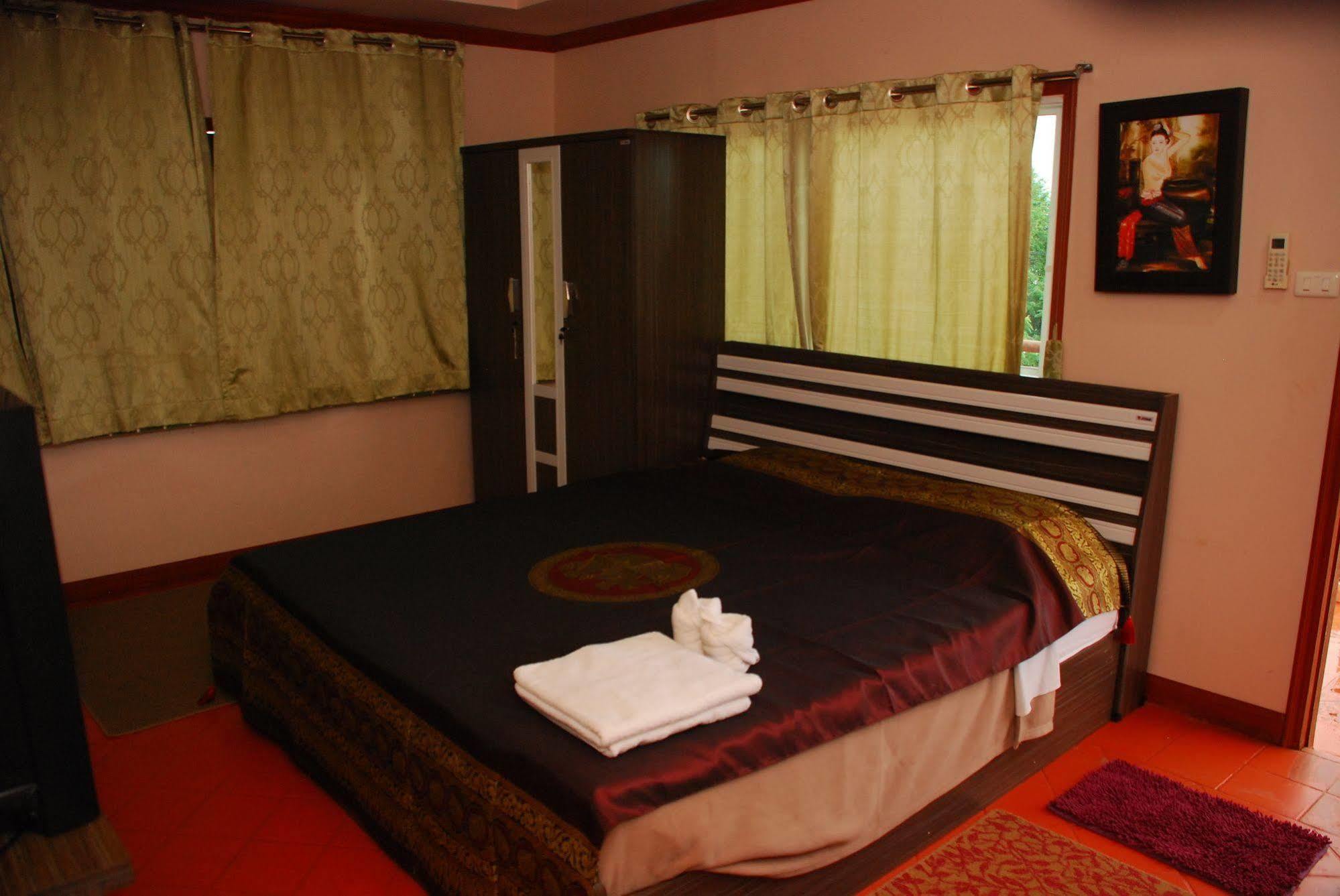 Hotel The Phen House Hua Hin Esterno foto